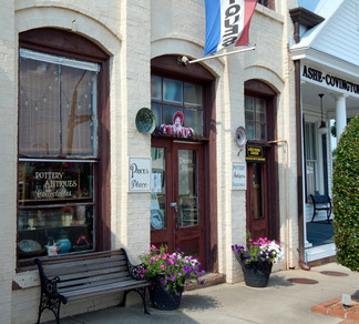 antiques and pottery in downtown wadesboro